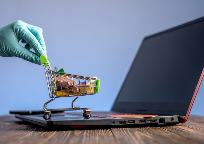 Jak w 2021 roku oszukują w e-commerce. Chroń swoje pieniądze!